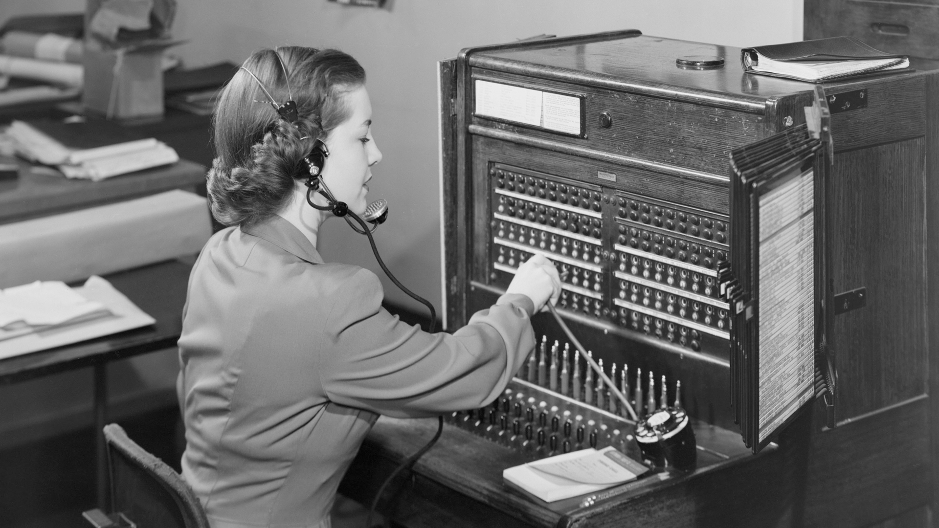 <p>A telephone exchange with ten switchboards, the largest manual exchange in the country, is installed in Unisa’s new Muckleneuk building. It will be replaced by an automatic exchange in 1976.</p>